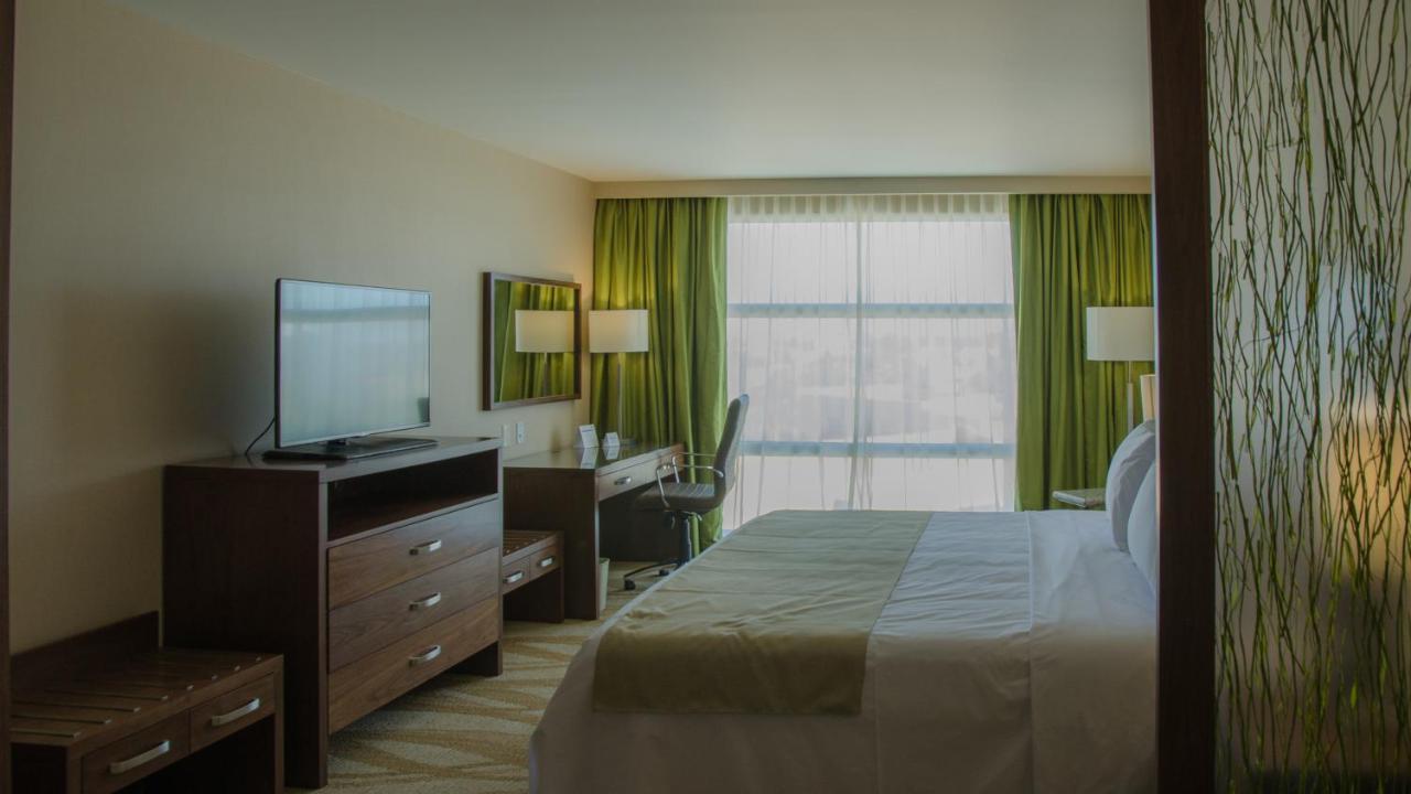 Holiday Inn Express And Suites Celaya By Ihg Екстериор снимка